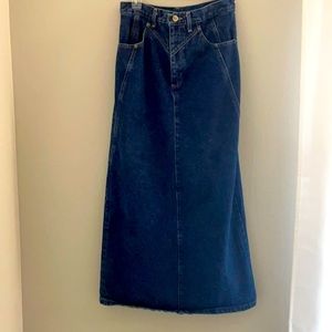 Rough Riders Vintage Highwaisted Jean skirt .Size 4